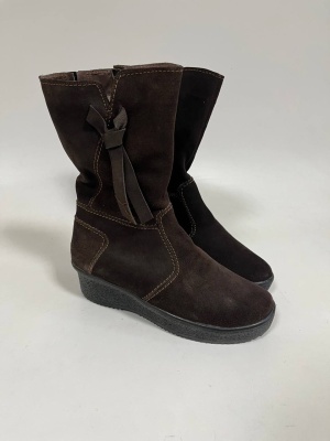 Коричневые сапоги