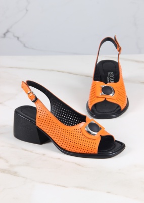 Босоножки оранжевые с перфорацией