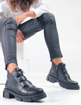 Ботинки кожаные черные