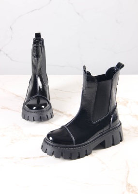 Челси черные из лаковой кожи