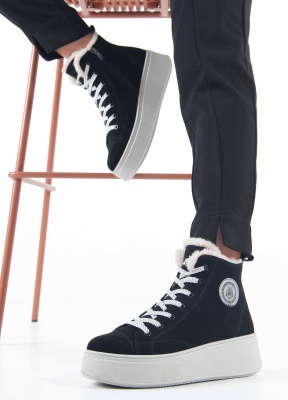 Черные ботинки и полуботинки