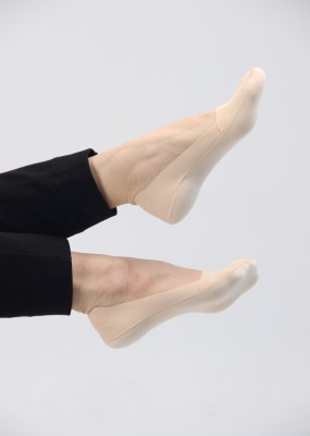 Бежевые носки