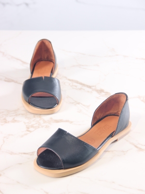 Босоножки кожаные черные