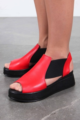 Босоножки кожаные красные