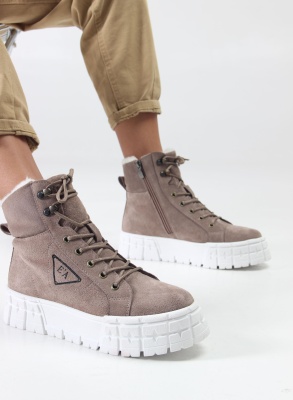 Ботинки замшевые 