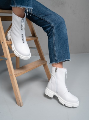 Ботинки кожаные белые