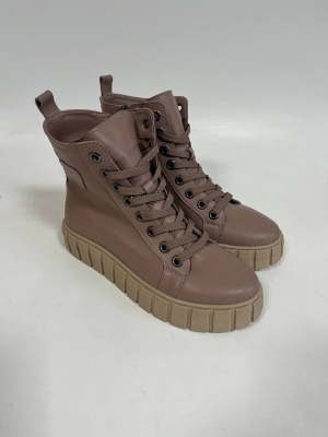 Коричневые кеды