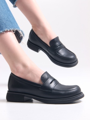 Лоферы кожаные черные