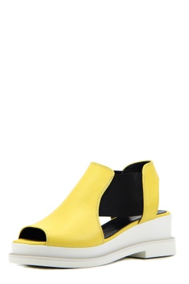 Босоножки кожаные желтые