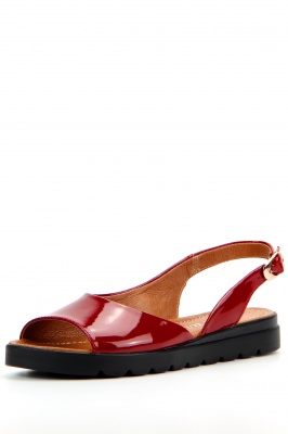 Босоножки красные из лаковой кожи