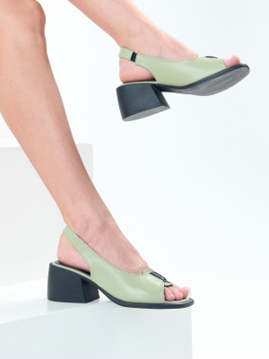 Босоножки кожаные зеленые