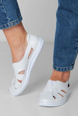 Слипоны кожаные белые