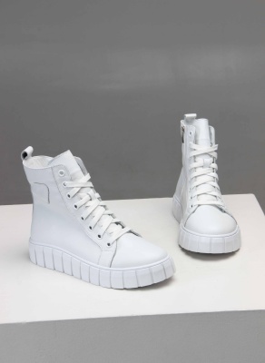 Ботинки кожаные белые