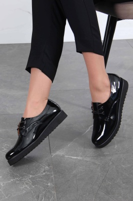 Туфли черные из лаковой кожи