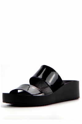 Сабо черные из лаковой кожи