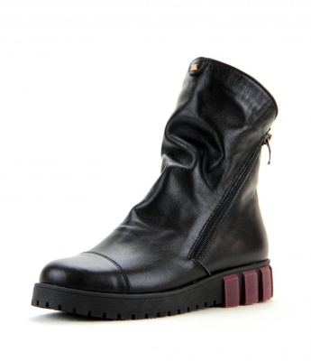 Черные ботинки и полуботинки