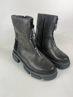 Серые ботинки и полуботинки