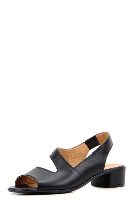 Босоножки кожаные черные