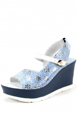 Босоножки кожаные голубые на танкетке