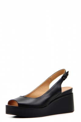 Босоножки кожаные черные на платформе