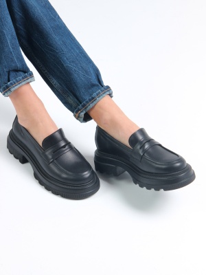 Лоферы кожаные черные