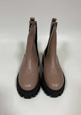 Коричневые ботинки и полуботинки