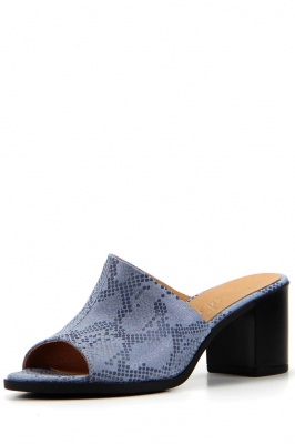 Сабо кожаные синие с принтом змеи