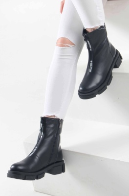 Ботинки черные кожаные
