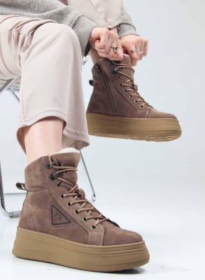 Ботинки замшевые коричневые