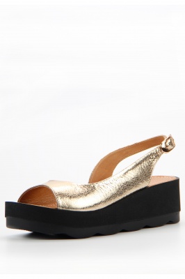 Босоножки кожаные на платформе