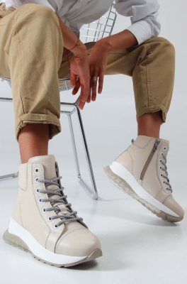 Ботинки кожаные бежевые