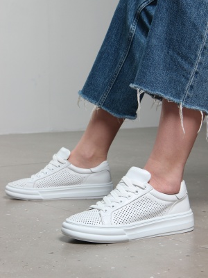 Кеды кожаные с перфорацией белые