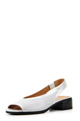 Босоножки кожаные белые с перфорацией