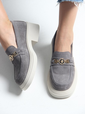 Лоферы замшевые серые