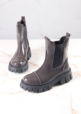 Челси лаковая кожа серые