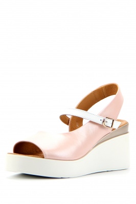 Босоножки кожаные розовые