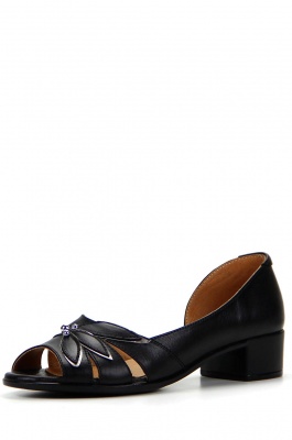 Босоножки кожаные черные