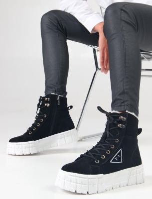 Ботинки замшевые черные