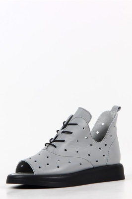 Босоножки кожаные серые с перфорвцией