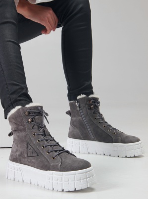 Ботинки замшевые серые