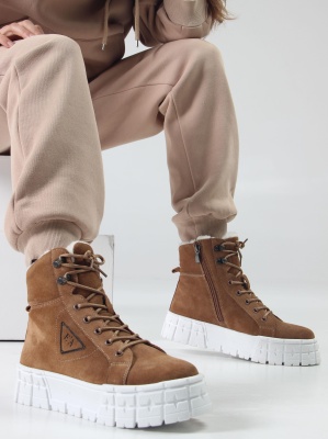 Ботинки замшевые коричневые