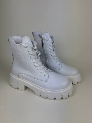 Ботинки кожаные белые