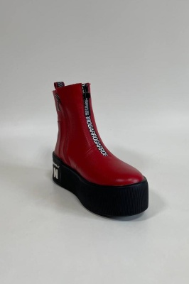 Ботинки кожаные красные