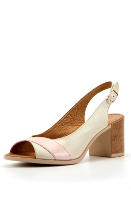 Босоножки кожаные бежевые