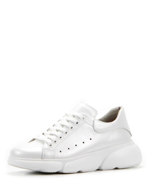 Белая женская обувь