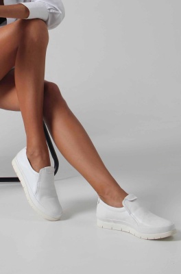 Слипоны кожаные белые