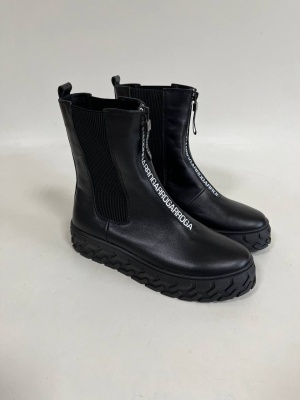 Черные ботинки и полуботинки