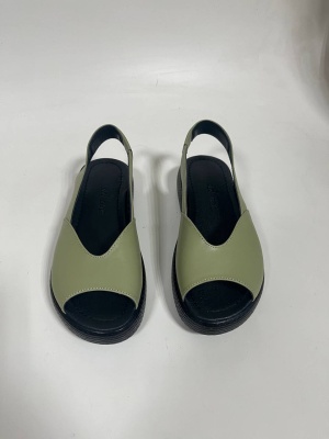 Зеленые босоножки и сандалии