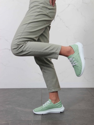 Кроссовки кожаные с перфорацией