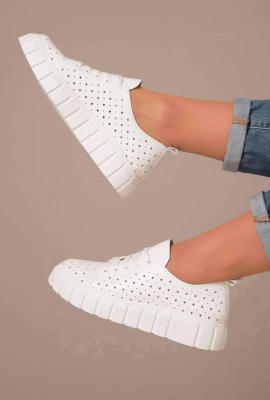 Кеды кожаные белые с перфорацией